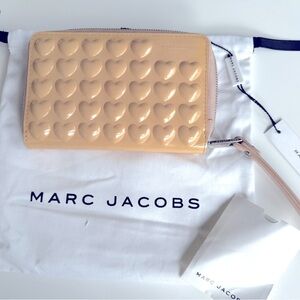 Marc Jacobs wristlet wallet in Seashell Peach